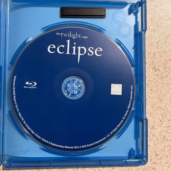 The Twilight Saga: Eclipse Blu-ray Disc - Picture 2 of 3